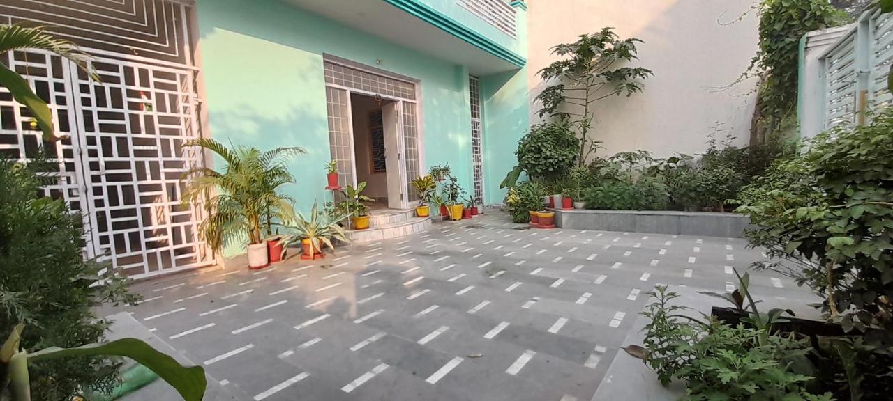 Kanak Home Stay Varanasi Esterno foto