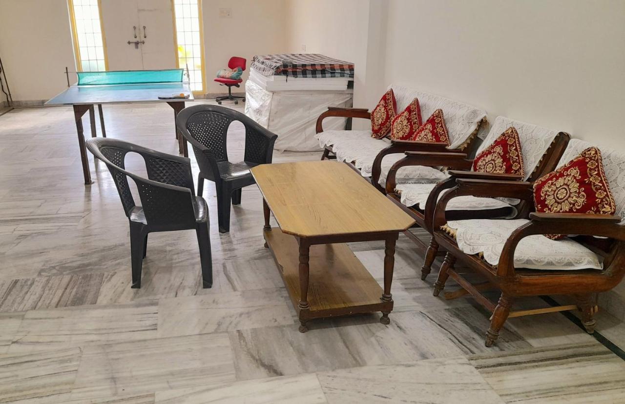 Kanak Home Stay Varanasi Esterno foto