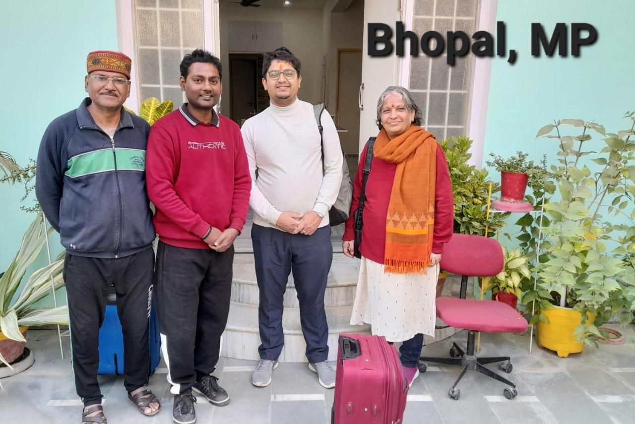 Kanak Home Stay Varanasi Esterno foto
