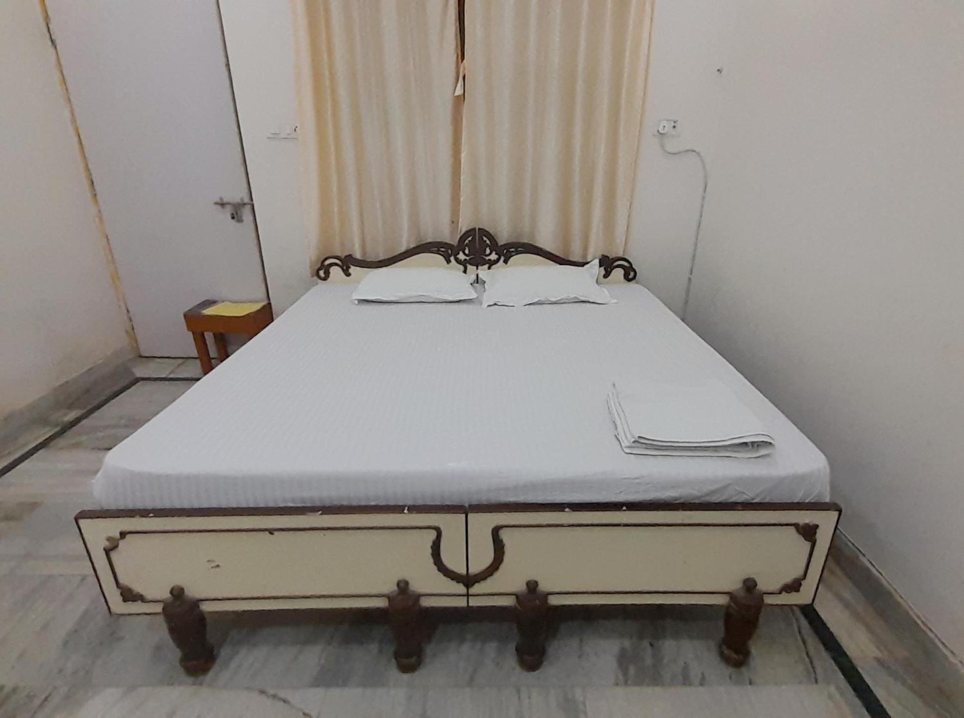 Kanak Home Stay Varanasi Esterno foto